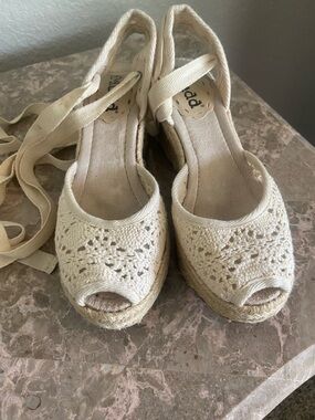Mudd Cream Crochet Espadrille Wedge Sandals with Ankle Ties